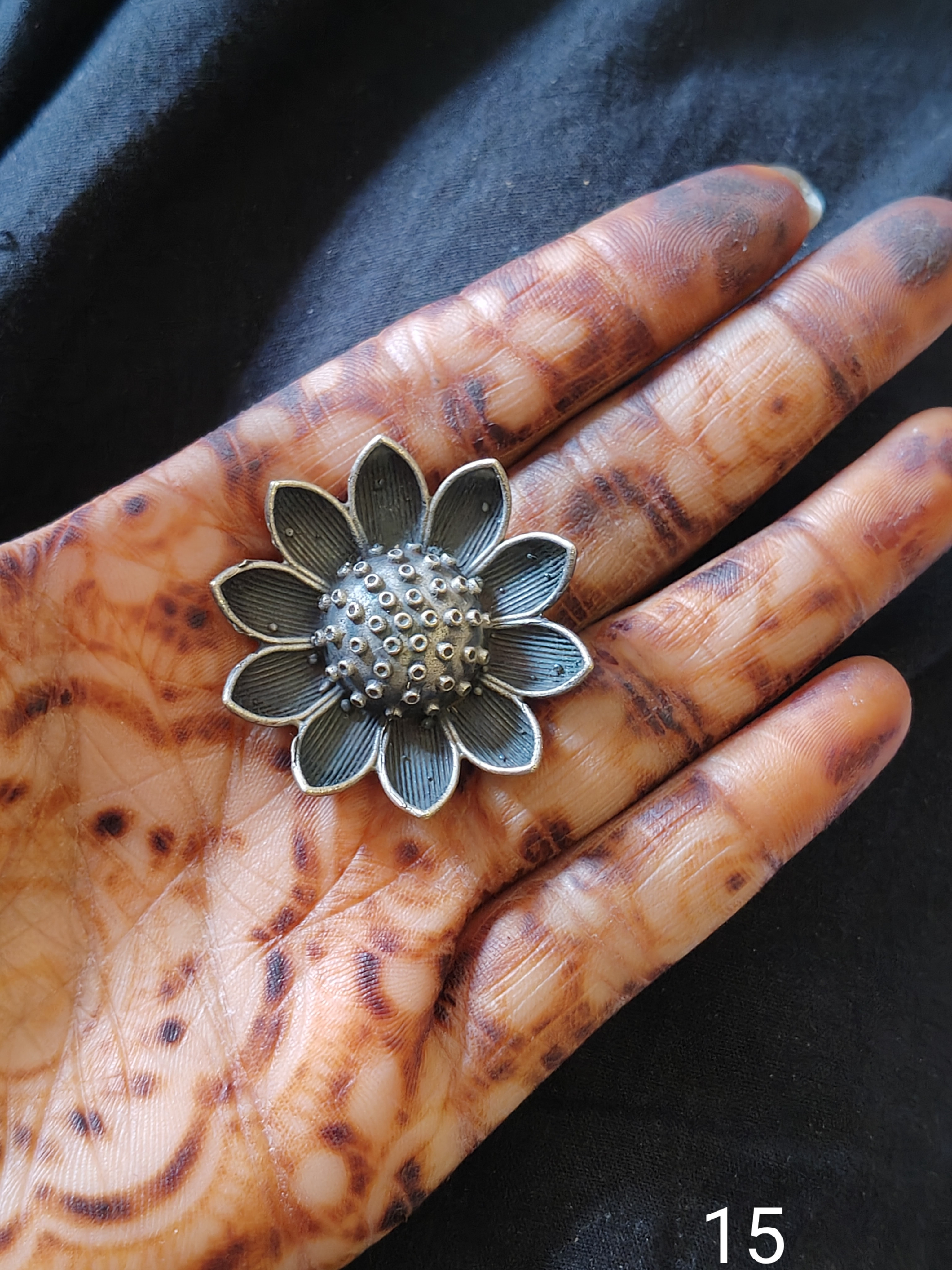 Silver lookalike ring 