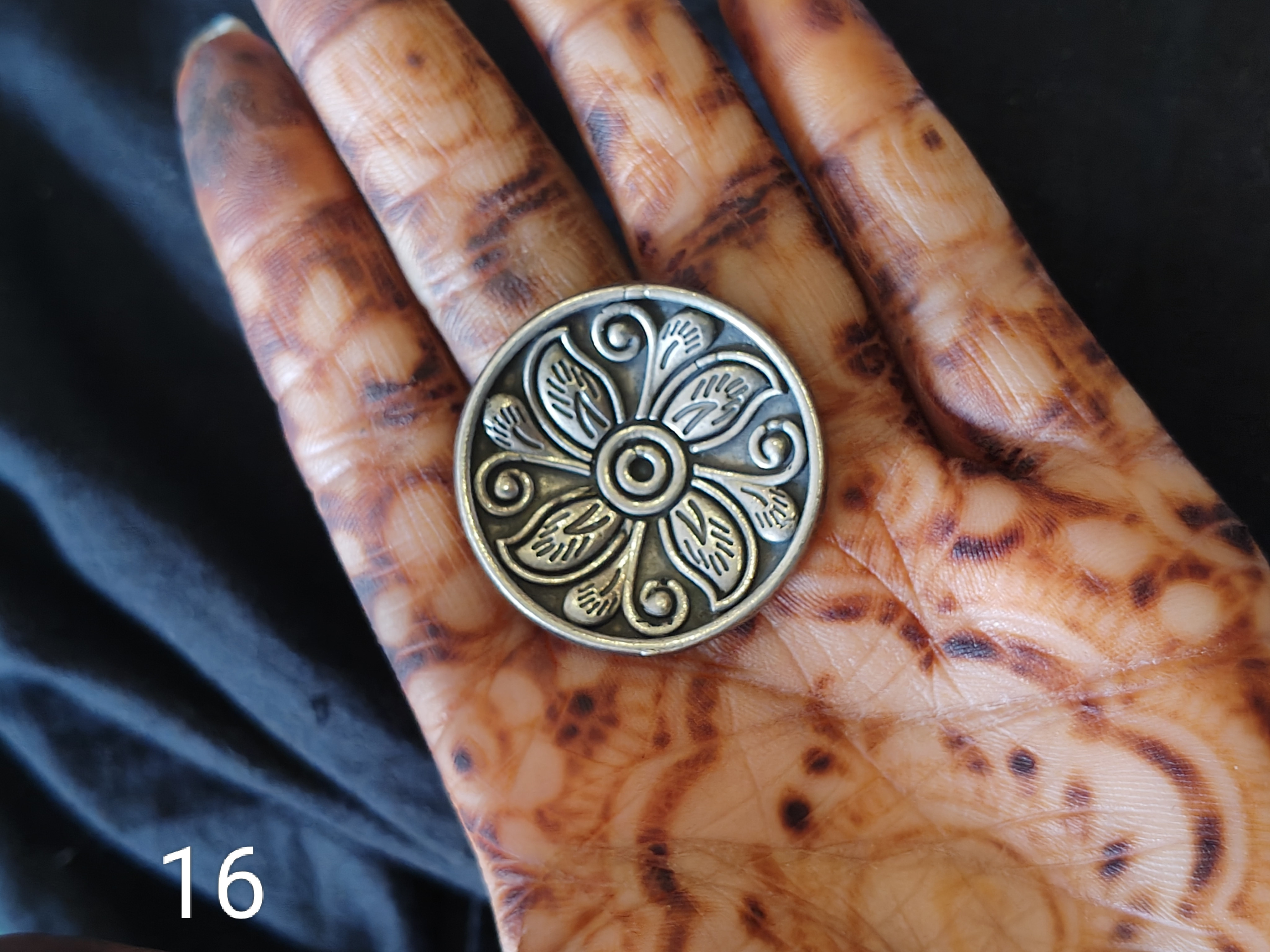 Silver lookalike ring 