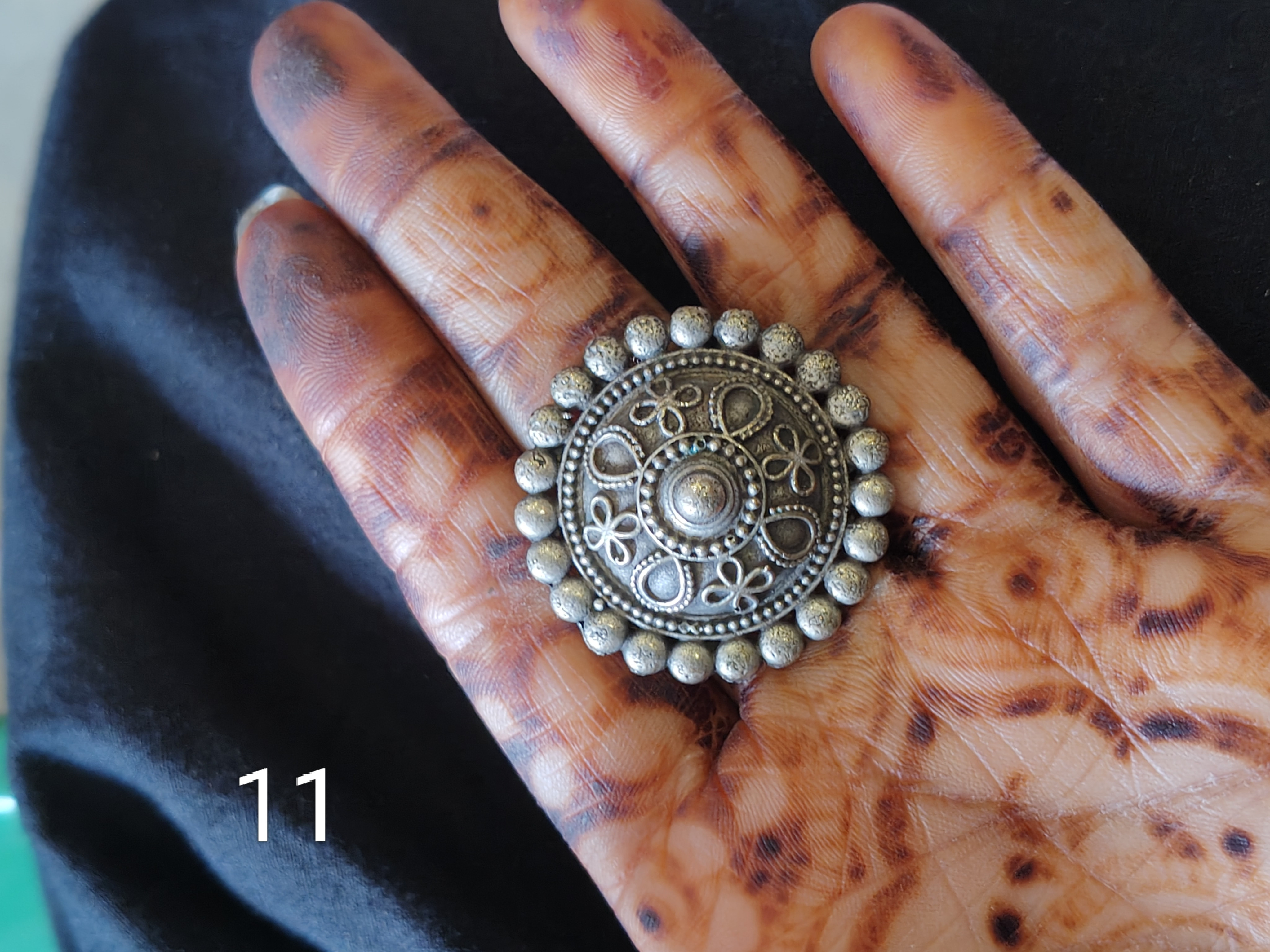 Silver lookalike ring 